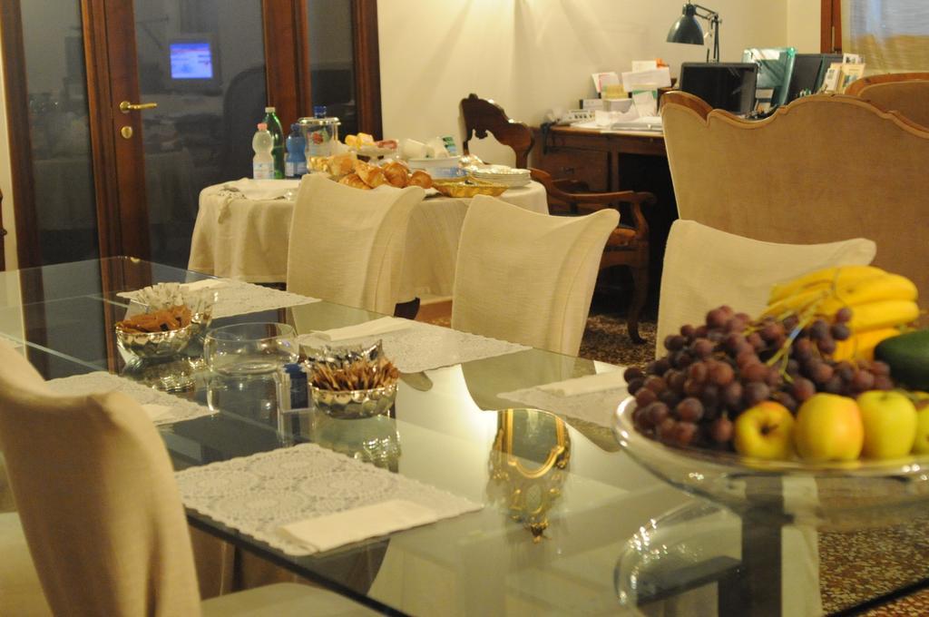 Al Melograno - Room & Breakfast Болонья Екстер'єр фото